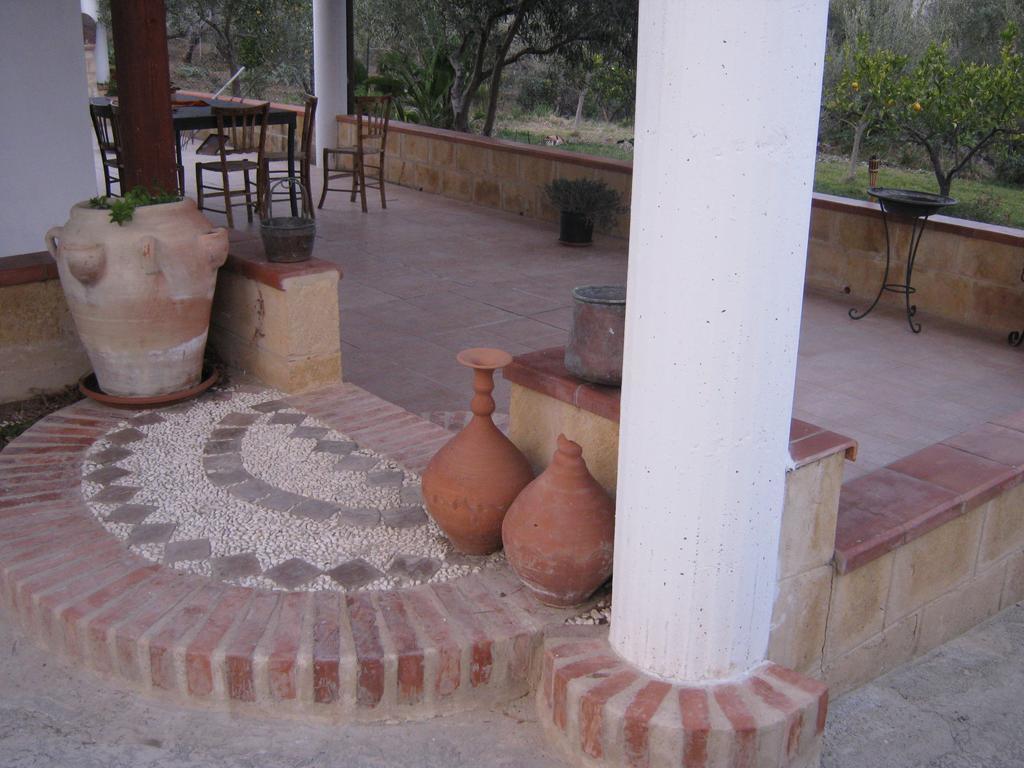 B&B La Casa Dell'Artista Assoro Luaran gambar